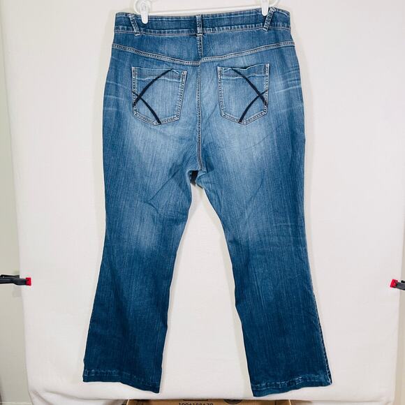 Lane Bryant Wide Leg Bootcut Patchwork Jeans Womens 22 Tall Distressed Whiskered - Picture 2 of 8